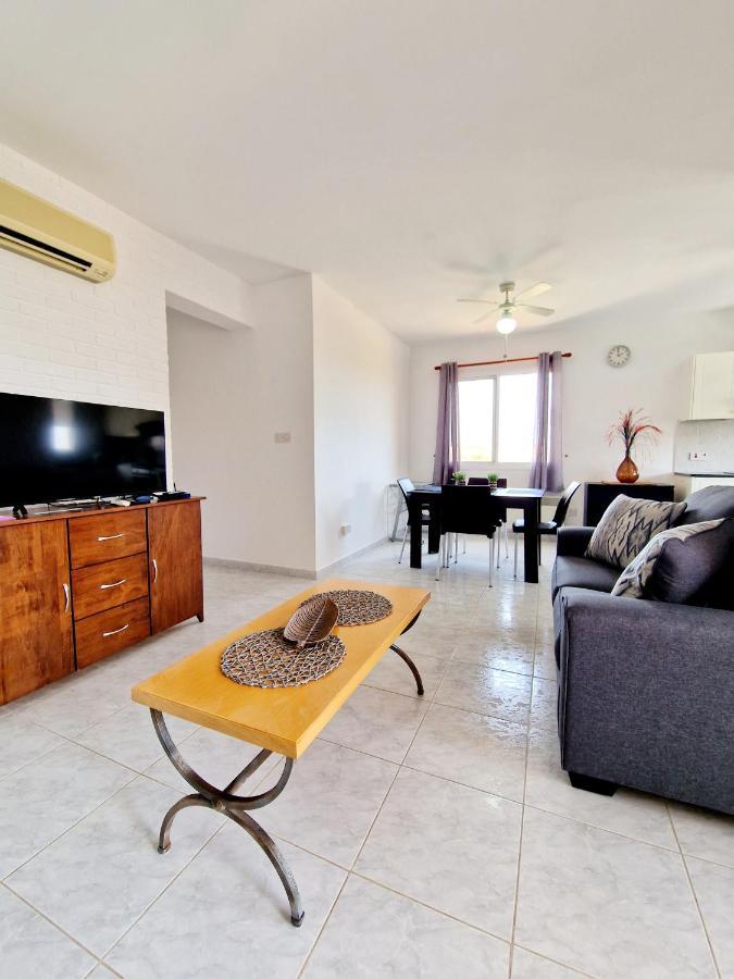 Emma'S Place, 2 Bedroom Apartment With Pool View Pafos Exterior foto
