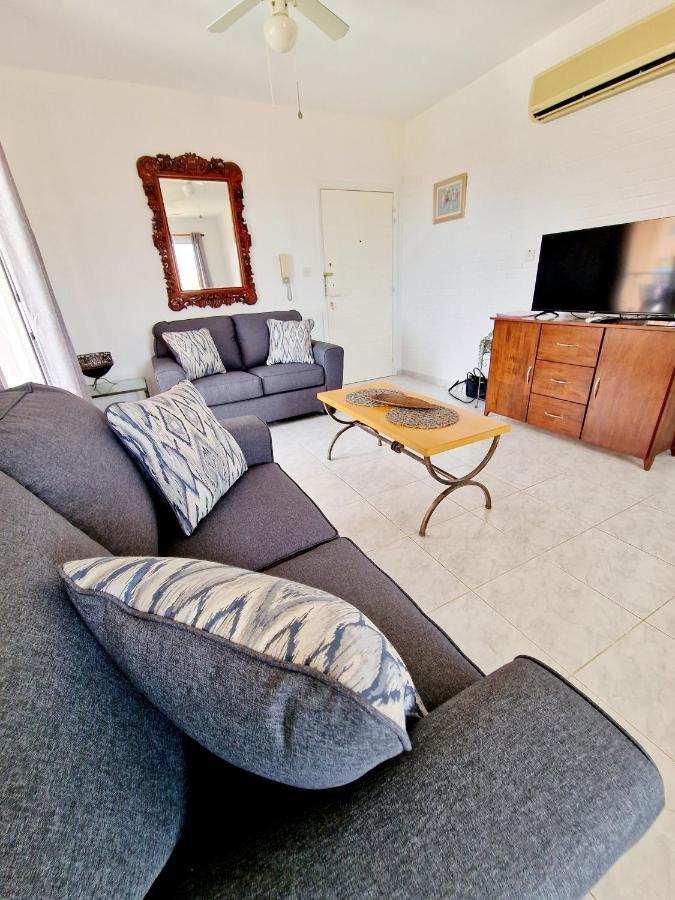 Emma'S Place, 2 Bedroom Apartment With Pool View Pafos Exterior foto